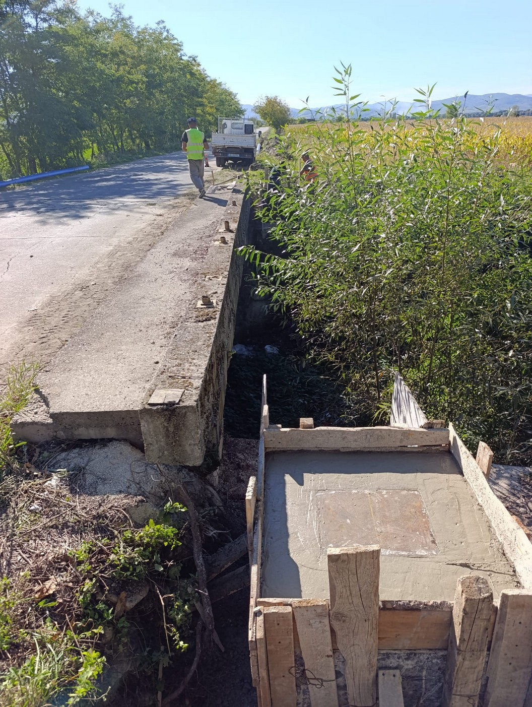 Turnare suporți supratraversare