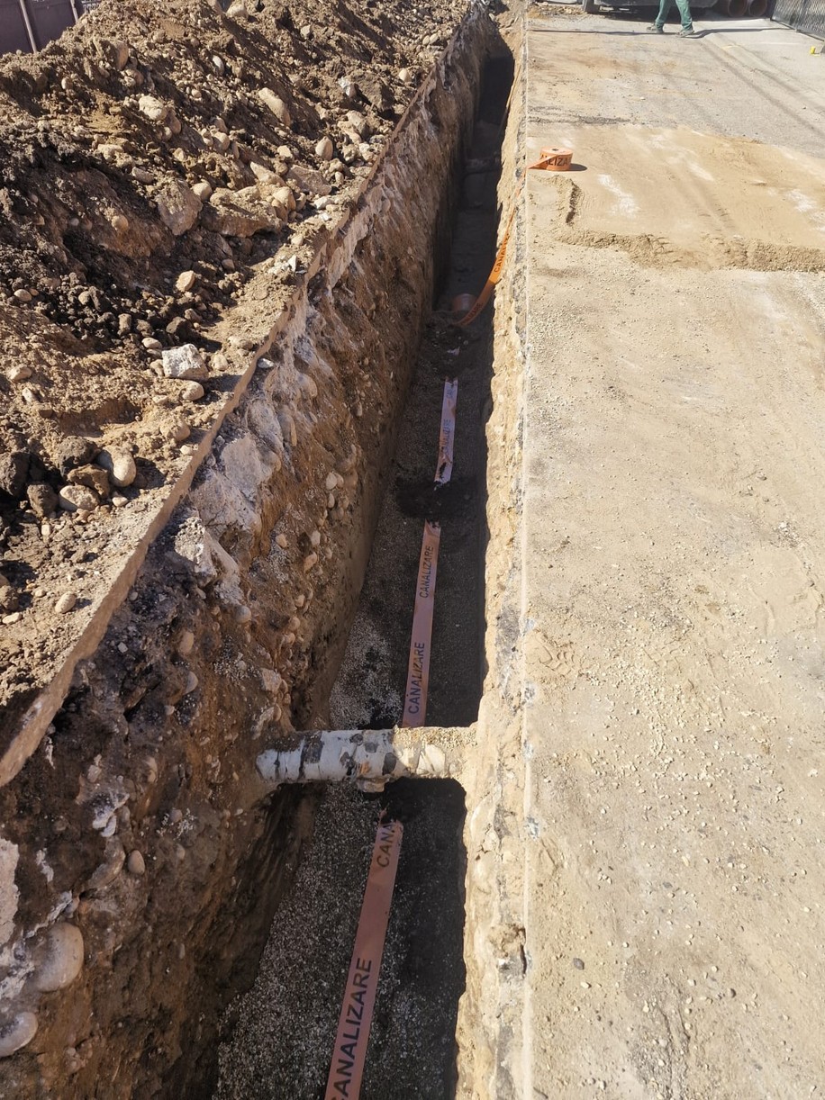 Montaj conductă canalizare